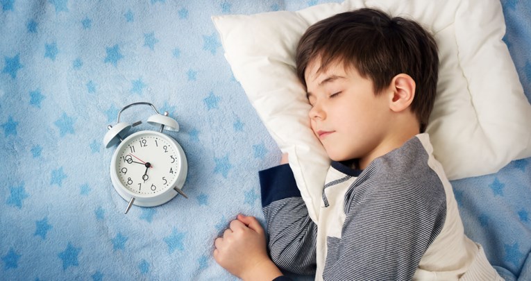 Istraživanje otkrilo zašto bi dijete trebalo uvijek ići spavati u isto vrijeme